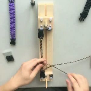 Alat untuk memudahkan pembuatan kerajinan gelang paracord - Paracord jig DIY
