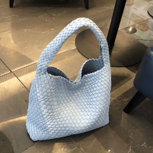 High-End Handwoven Soft Leather Tote Bag Underarm Bucket Handbag Womens Fashion Spring Casual Single Shoulder Magnetic Buckle