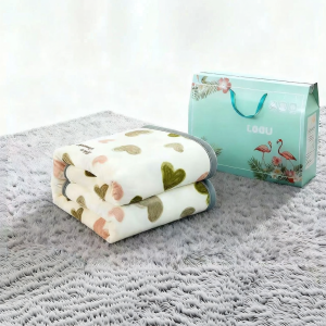 Chiếc Chăn Minky Raccoon Mềm Như Mây