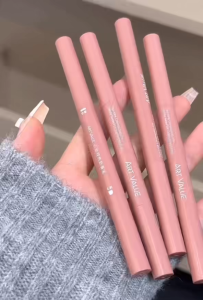 2-In-1 Contour Highlighter Eyeliner Pen Creating A Natural Finish And Defining Captivating Double Eyelids Long-Lasting Color Payoff With 3d Highlighter Eyeshadow.