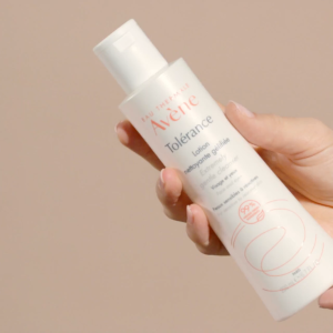 AVENE Tolerance - Extremely Gentle Cleanser - Removes Make Up & Soothes - With D-Sensinose™ & Avène Thermal Spring Water - 99% Natural-Origin Ingredients - Frangrance-Free - Sensitive Skin - 200 ml