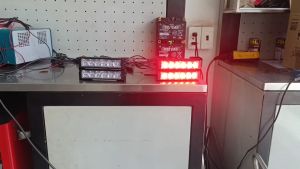 Đèn chớp police 12 led xanh đỏ đèn led ưu tiên