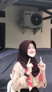 HIJABJILBABKERUDUNGTERPOPULER BERGO OVAL (L) MURAH HAMIDAH HIJAB SPORT HIJAB BERGO INSTAN /kerudung harian/bergo hamidah//kerudung terbaru2023 HIJAB KENAN