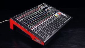 yamaha/DM8X power mixer 8Ohm 850 wattx2mixer power amplifier 7 jalur equalizerBluetooth99 DSP48V