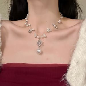 Original Design Pearl Necklace with Snowflake Pendant Choker Clavicle Chain White Single Layer Fashion Jewelry Accessory