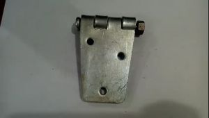 Engsel Tengah Kupu