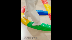 Sensory Training Walking Balance Board for Kids Ideal Occupational Therapy Equipment for Autism ADHD Speech Delay Foot Touch Balance Board for Kids Wooden Bridge Balance Beam for Indoor Outdoor Play Papan Keseimbangan Latihan Deria