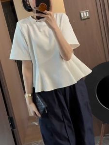 เสื้อยืดแขนสั้นทรงเอเข้ารูปสำหรับผู้หญิงในช่วงฤดูร้อนปี 2024 ทรงเข้ารูป เสื้อผ้าทำงานสไตล์เกาหลี สไตล์เรียบง่าย สีพื้น