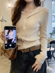 Slim Fit Knitted Sweater for Women Christmas Theme Turn down Collar Inner Wear Red Color Unique And Beautiful Top for Autumn Winter