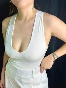 Keeya V-neck Seamless Bodysuit by Riri
