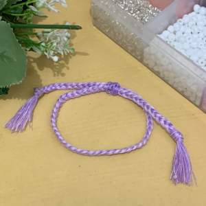 Gelang Kepang/Gelang Benang Kepang
