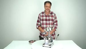 เครื่องทำเบอร์เกอร์ การแสดงเครื่องกดแฮมเบอร์เกอร์ แม่พิมพ์เบอร์เกอร์ และเครื่องอัดเนื้อ