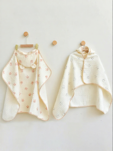 Soft Cotton Cartoony Baby Bath Towel With Hood