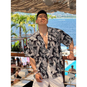 Baroque Style Ice Silk Short Sleeve Cuba Collar Hawaiian Beachwear Mens Shirt Cool Polyester Fiber Loose Fit Summer Fashion