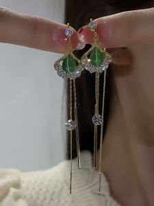 2024 New Trendy Long Earrings Elegant Minimalist Light Luxury High-End Feel Ear Studs Slimming Silver Walnut Leaf Tassel Earrings for Women