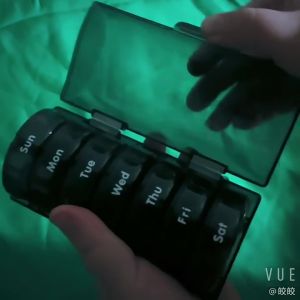 7 Day Pill Box Detachable Medicine Box Portable Weekly Pill Case 14 Grids Medicine Organizer