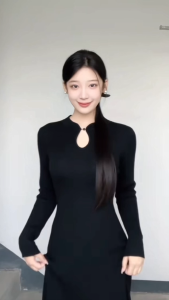 พร้อมส่ง! เดรสยาว คอจีน ช่องเปิด ชุดกี่เพ้า ผ้าลูกฟูก สีดำ/แดง ทรงเอ ชุดออกงาน หรูหรา ไม่มีซิป #9296