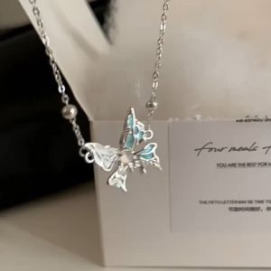 ❤️【Ready&COD】Kalung Kupu Rantai Klavikula-Kalung Titanium Wanita Korea Liontin Kupu Kupu Rantai Klavikula