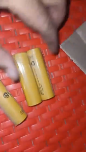 DETON UJUNG RATA Baterai Batre 18650 38V Cas Rechargeable Senter SWAT Police 37v 15000 Mah Li-ion