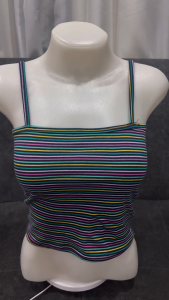 สายเดี่ยวสั้นทรงเกาะอกขนาดฟรีไซด์ มีให้เลือกหลายสี ผ้ายืดตามตัว ใส่สบายไม่ร้อน