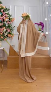BISA COD Mukena Dewasa Kode 156 Bahan Kringkel Premium By Ory AjeZas Collection\\n\\n Apa Itu Mukena Dewasa Kringkel Premium?\\n\\nMukena dewasa kringkel premium adalah mukena yang dirancang khusus untuk orang dewasa dengan bahan berkualitas tinggi. Bahan kringkel premium ini memberikan kenyamanan maksimal saat digunakan dalam berbagai aktivitas ibadah.\\n\\n Mengapa Memilih Mukena Kode 156?\\n\\nMukena kode 156 memiliki beberapa keunggulan dibandingkan mukena lainnya. Berikut beberapa alasan mengapa Anda harus memilih mukena kode 156:\\n\\n* Desain premium yang elegan dan modern\\n* Bahan kringkel premium yang nyaman dan tidak panas\\n* Kualitas produksi yang terjamin oleh Ory AjeZas Collection\\n\\n Kelebihan Bahan Kringkel\\n\\nBahan kringkel premium memiliki beberapa kelebihan dibandingkan bahan lainnya:\\n\\n* Lebih adem dan tidak panas saat digunakan\\n* Tidak mudah kusut\\n* Tahan lama dan mudah dicuci\\n\\n Desain Premium Untuk Mukena Dewasa\\n\\nMukena kode 156 memiliki desain premium yang elegan dan modern. Desain ini cocok digunakan oleh orang dewasa dalam berbagai aktivitas ibadah. Desain premium ini juga membuat mukena tampak lebih mewah dan menarik.\\n\\n Bagaimana Memilih Ukuran yang Tepat?\\n\\nMemilih ukuran mukena yang tepat sangat penting agar mukena nyaman digunakan. Berikut beberapa tips memilih ukuran mukena yang sesuai:\\n\\n* Ukuran standar mukena dewasa biasanya tersedia dalam ukuran S, M, L, dan XL\\n* Pertimbangkan tinggi badan dan bentuk tubuh Anda saat memilih ukuran mukena\\n* Jika ragu, pilih ukuran yang lebih besar\\n\\n Cara Order Mukena Dewasa Kode 156\\n\\nBerikut proses COD Ory AjeZas Collection untuk membeli mukena kode 156:\\n\\n* Hubungi penjual melalui informasi kontak yang tersedia\\n* Tentukan jumlah dan ukuran mukena yang diinginkan\\n* Transfer pembayaran ke rekening penjual\\n* Penjual akan mengirim mukena setelah menerima pembayaran\\n* Pelanggan dapat melakukan COD di lokasi penjual\\n\\n Informasi Kontak Penjual\\n\\nBerikut informasi kontak penjual Ory AjeZas Collection:\\n\\n* Nomor telepon: [nomor telepon]\\n* Email: [email]\\n* Website: [website]\\n\\n Garansi dan Pengembalian Produk\\n\\nOry AjeZas Collection menyediakan garansi dan pengembalian produk jika terdapat kerusakan atau kesalahan dalam pengiriman. Jika Anda menemukan masalah dengan mukena yang diterima, hubungi penjual melalui informasi kontak yang tersedia.\\n\\nJadi, tunggu apa lagi? Segera pesan mukena kode 156 dengan bahan kringkel premium dari Ory AjeZas Collection dan rasakan kenyamanan maksimal saat beribadah!\"