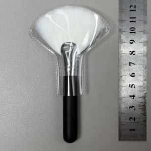 gege bear | Mini Makeup Brush Gentle Esthetician Cleaning Cosmetic Small White Short Wooden Handle Synthetic Fiber Fan Brushes For Facial