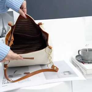 [BISA COD] 3085 Tas Louyis Panda Free Paper Bag + Certificate + Tag Label Tas Tote Bag Wanita Best Seller