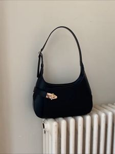 Tas Wanita Slingbag & Tas Underarm Bag: Pilihan Terbaik Untuk Berbagai Acara
