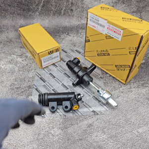 MASTER KOPLING ATAS BAWAH 1SET TOYOTA HIACE COMUNTER