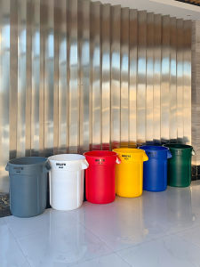 Large Size Outdoor Kitchen Food Waste Rubbermaid Trash Can with Lid High Capacity Commercial Industrial Household Garden Bin