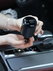 Pengisi Daya Mobil 60W Pengisi Daya Super Cepat Multifungsi dengan Kabel yang Dapat Ditarik Otomatis untuk Type-c / Apple