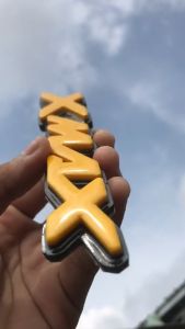 EMBLEM MOTOR XMAX VARIASI TIMBUL 3 DIMENSI BAHAN RESIN