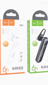 Tai nghe Bluetooth Hoco E63 màu trắng và đen thiết kế móc tai đèn LED hiển thị trạng thái nút điều khiển cảm ứng thương hiệu Hoco.