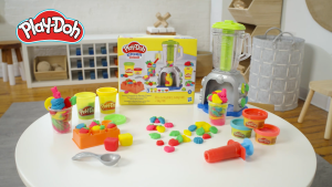 Play-Doh Swirlin Smoothies Toy Blender Playset