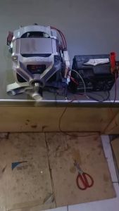 มอเตอร์มหัศจรรย์ แบบเหลี่ยม (universal motor)