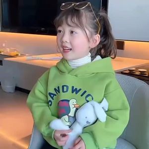 เสื้อฮู้ดเด็ก 12 รูปแบบ ผ้าฟลีซ ชายและหญิง 23722