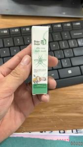 Dầu lăn đuDầu lăn đuổi muỗi côn trùng Thảo Dược TH - dạng lăn an toàn cho em bé và người lớn chai 10ml