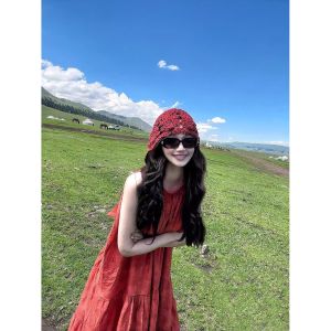 ชุดเดรสยาวคอวีแขนสั้นสไตล์วินเทจสีแดง ชุดเดรสยาวสำหรับการเดินทางและวันหยุด ชุดเดรสยาวสำหรับการถ่ายภาพ ชุดเดรสยาวสไตล์จีนใหม่