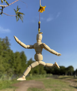 Wudie Wooden Doll Cute Magnetic Car Hanging Ornament Personal Stress Relief Toy Modern Minimalist Style Creative Home Decor