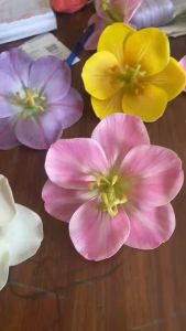 Đầu Bông Tulip Cao Su Trang Trí