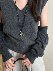 Elegant Long Horse Pendant Necklace Womens Fashionable Sweater Chain Versatile Accessory Korean Style Jewelry