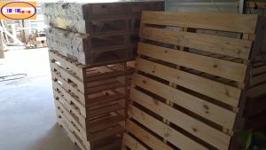 Pallet giường bằng gỗ thông tự nhiênGiường ngủ pallet gấp gọn kích thước từ 1m2 đến 2m x 2m cao 10cm