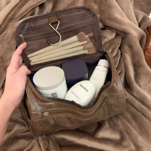 Portable Hanging Travel Makeup Bag Large Capacity Cosmetic Storage Bag Waterproof Toiletry Organizer Retro Print PU Material