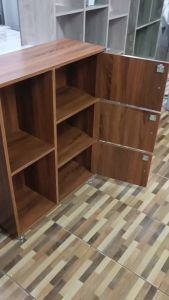 ชั้นวางเอนกประสงค์ รุ่นแฟชั่นบ็อค 5 ช่องมี 3 ประตูกุญแจ