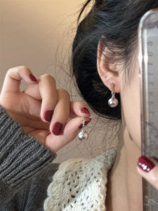 Elegant Pearl Zirconia Stud Earrings Womens Fashionable Stylish French Style High End Grey Vintage New Arrival 2024