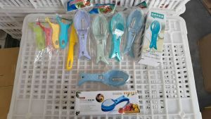 Peeler/Fruit Vegetable Peeler/Slicer with Container /kitchen stainless steel storage type peeler削皮器