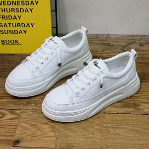 BB พร้อมส่งรองเท้ากีฬาผู้หญิง รองเท้าลำลองสีขาว แฟชั่นและอเนกประสงค์ สวมใส่สบาย ระบายอากาศได้ดี ไม่ลื่นและทนทานต่อการสึกหรอ