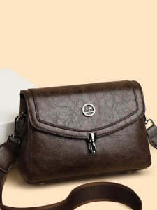 กระเป๋าสะพายข้างหนังวัวสไตล์ใหม่ปี 2025 กระเป๋าสะพายข้างหนังนิ่มสำหรับผู้หญิงวัยกลางคนและผู้สูงอายุ กระเป๋าสะพายข้างแบบสะพายข้างแบบลำลอง