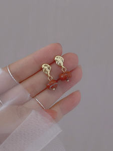 ต่างหูทรงกลมขนาดเล็กสไตล์จีนใหม่สำหรับผู้หญิง เครื่องประดับแฟชั่นฤดูใบไม้ร่วง/ฤดูหนาว ต่างหูแบบอเนกประสงค์ที่สวมใส่ได้ตลอดทั้งปี