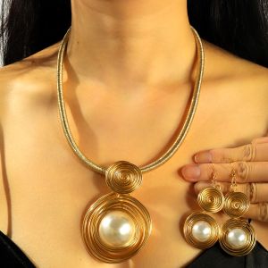 Luxurious Handwoven Pearl Necklace Womens Fashion Jewelry Set with Aluminum Wire Disk Pendant Adjustable Length Collarbone Chain